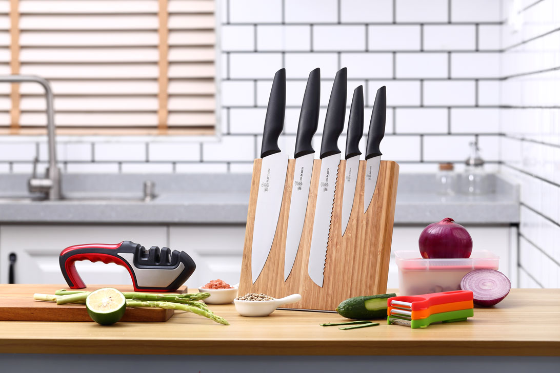 Black plastic handle kitchen knives - Image 9