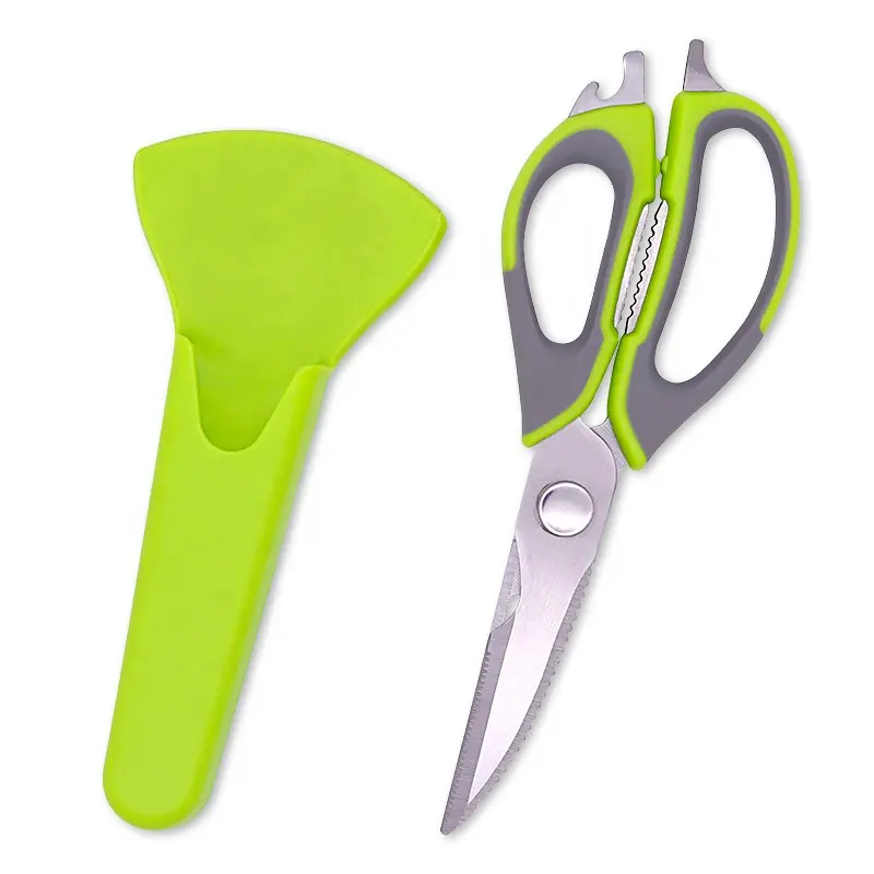 Kitchen scissors with magnetic sheath